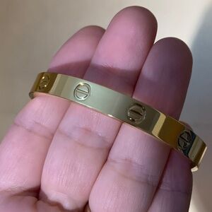 Luxury elegant bangle